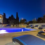 L By Interhome וילה *