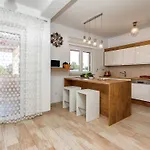 וילה L By Interhome