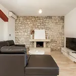 L By Interhome * מדולין