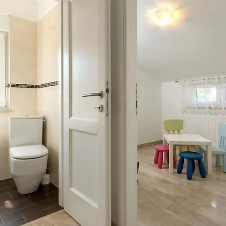 'l' By Interhome Villa *