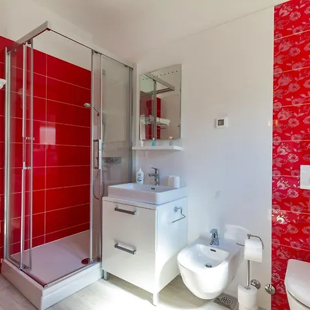 L By Interhome Medulin