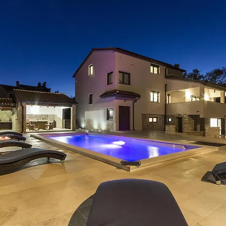 'l' By Interhome Villa Medulin