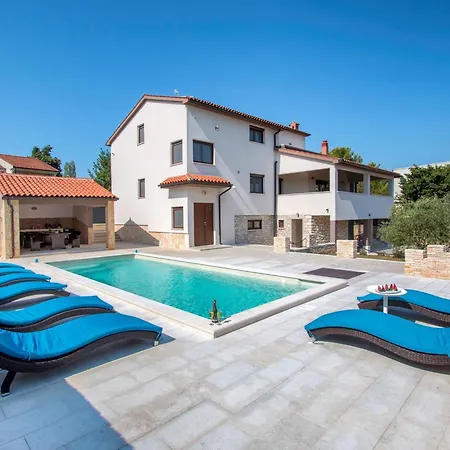 'l' By Interhome Villa Medulin