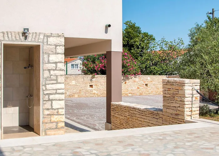 L By Interhome Villa Medulin