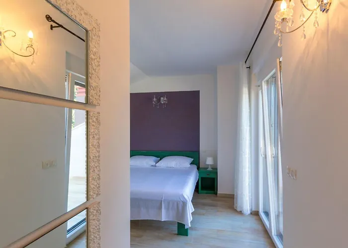 L By Interhome Villa