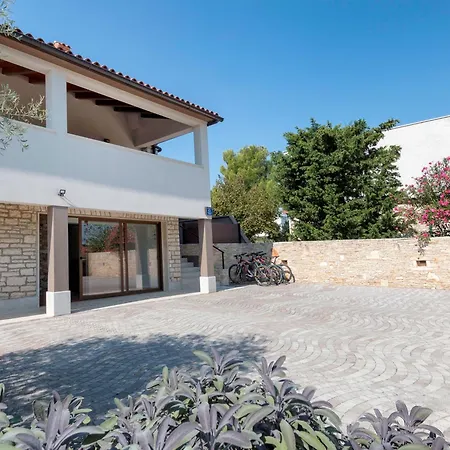 'l' By Interhome Vila *