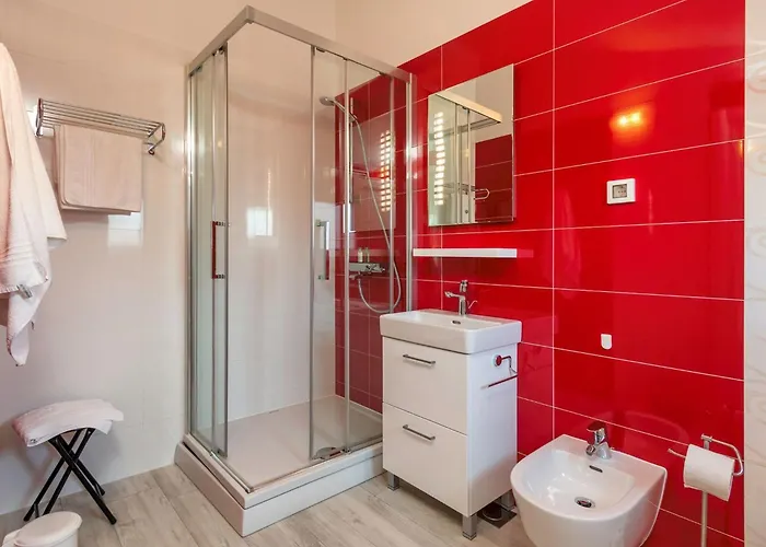 L By Interhome Villa *