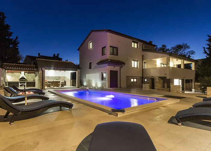 L By Interhome Villa Medulin