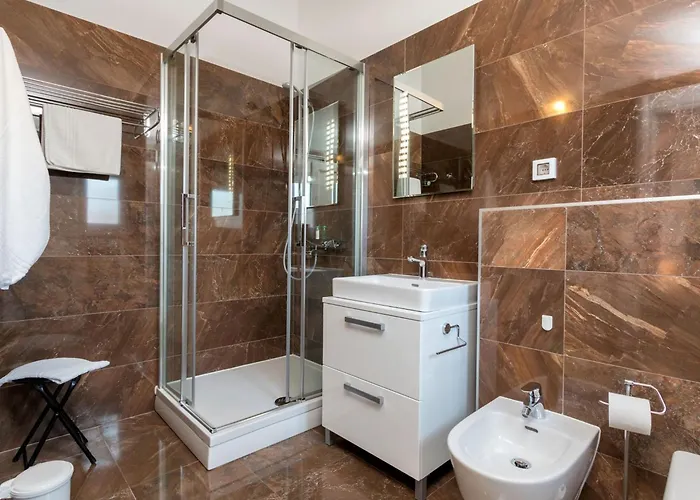 L By Interhome Medulin